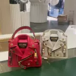 Байкерская сумка-трапеция Moschino