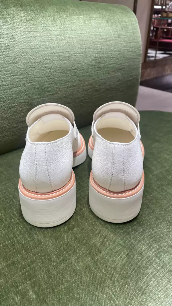 Шоколадные мокасины из лакированной кожи PRADA
